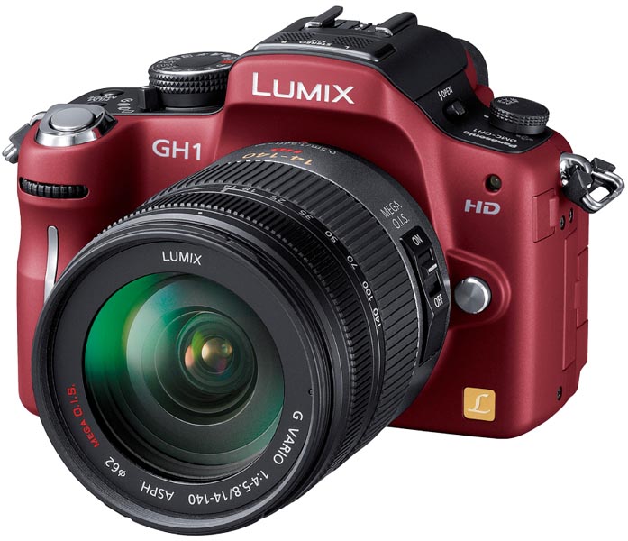 <b>FHDモードを搭載するDMC-GH1。写真の装着レンズは、発売時からFHDモードでAFが効いたLUMIX G VARIO HD 14-140mm F4-5.8 ASPH.</b>