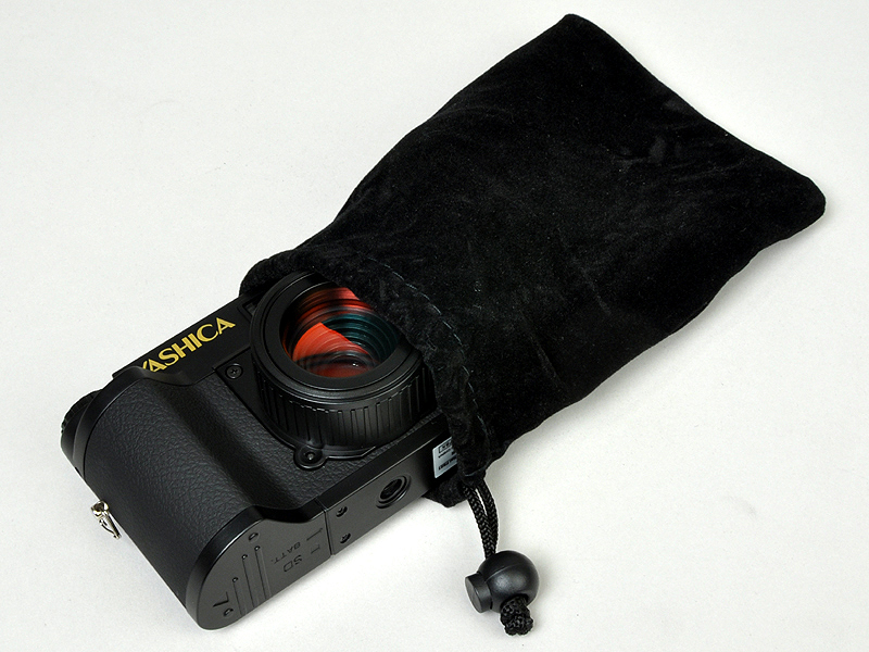 <b>ポーチまで付いてくる</b>