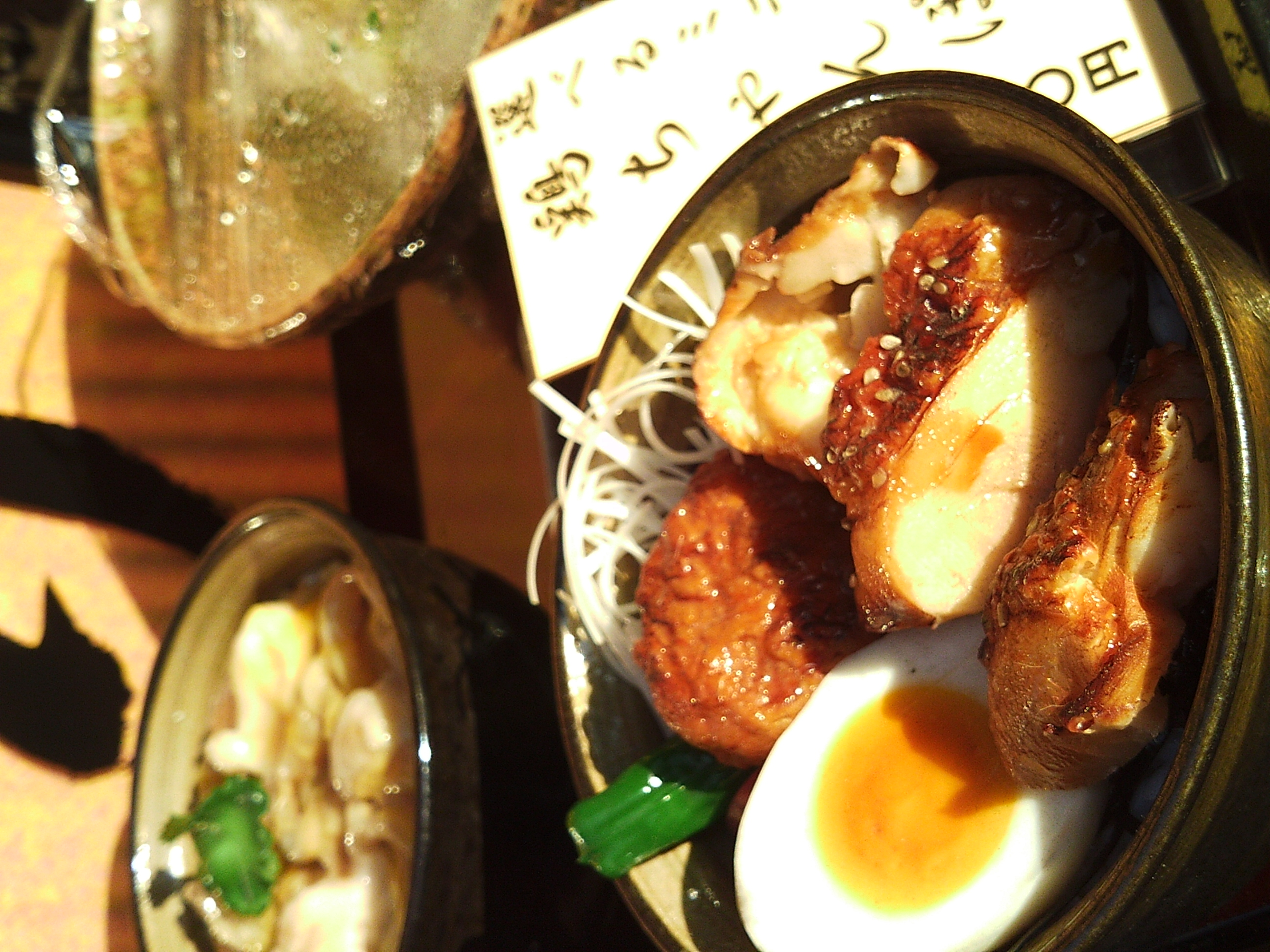 <b>EZ F521 / 2,592×1,944 / 1/410秒 / F2.8 / 0EV / ISO100 / オート / WB:オート</b>