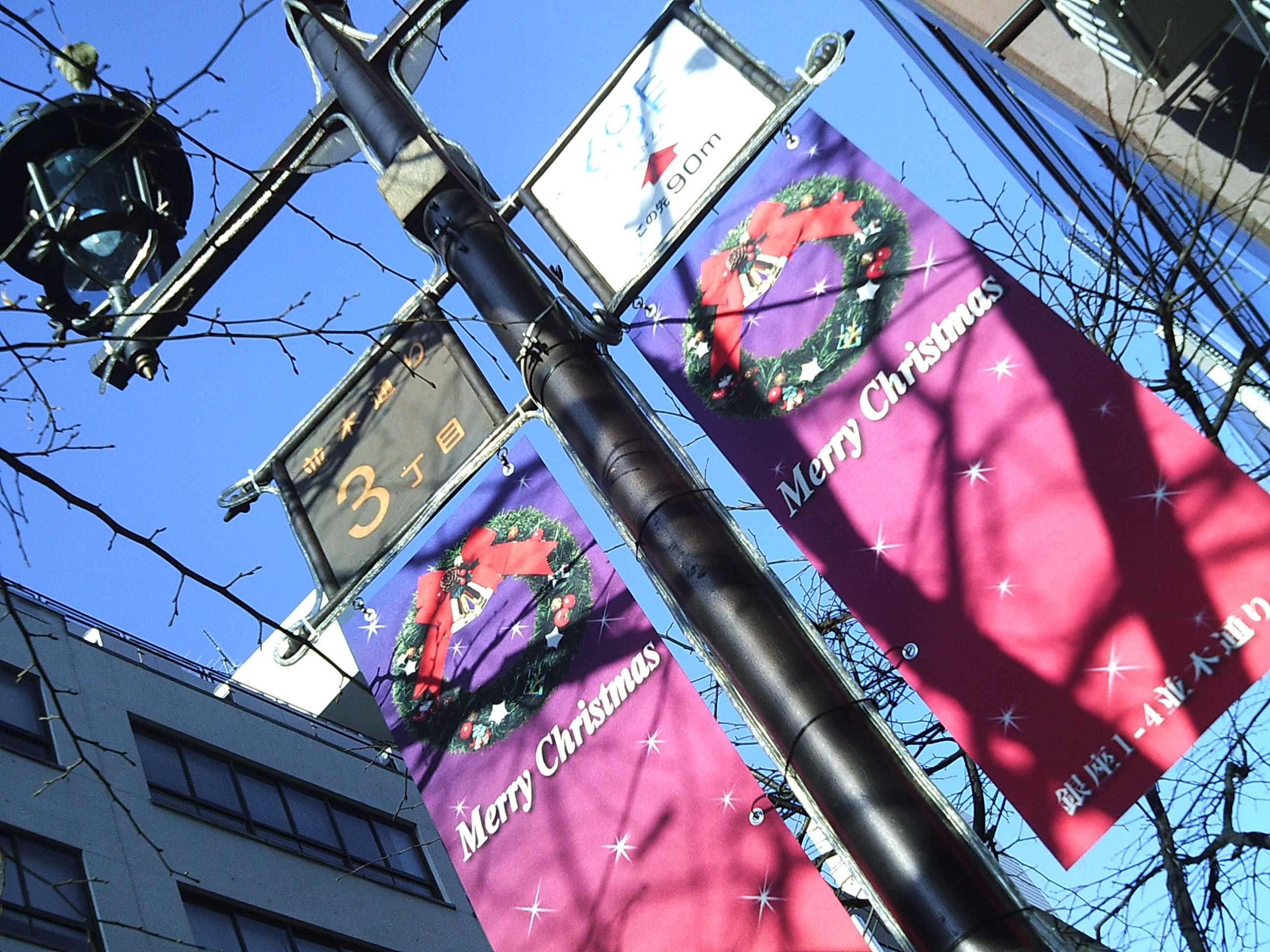 <b>EZ F521 / 2,592×1,944 / 1/475秒 / F2.8 / 0EV / ISO100 / オート / WB:オート</b>