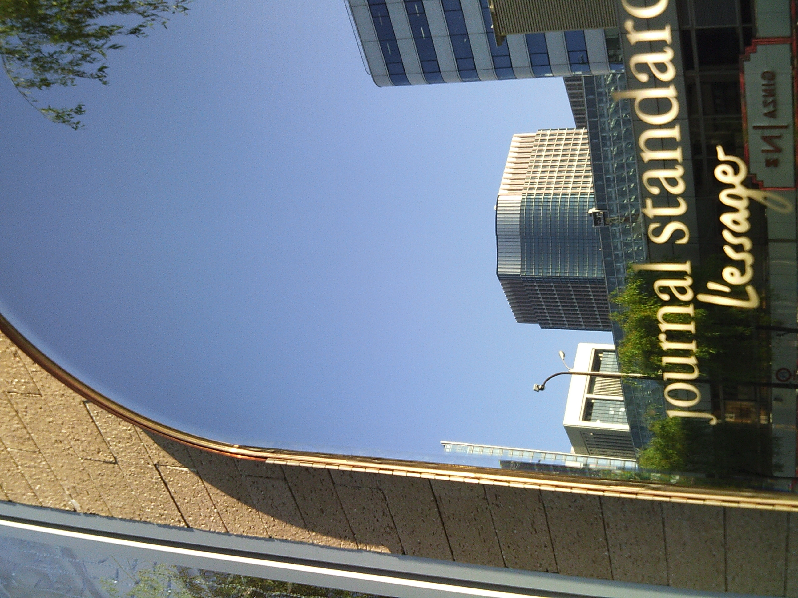 <b>EZ F521 / 2,592×1,944 / 1/360秒 / F2.8 / 0EV / ISO100 / オート / WB:オート</b>