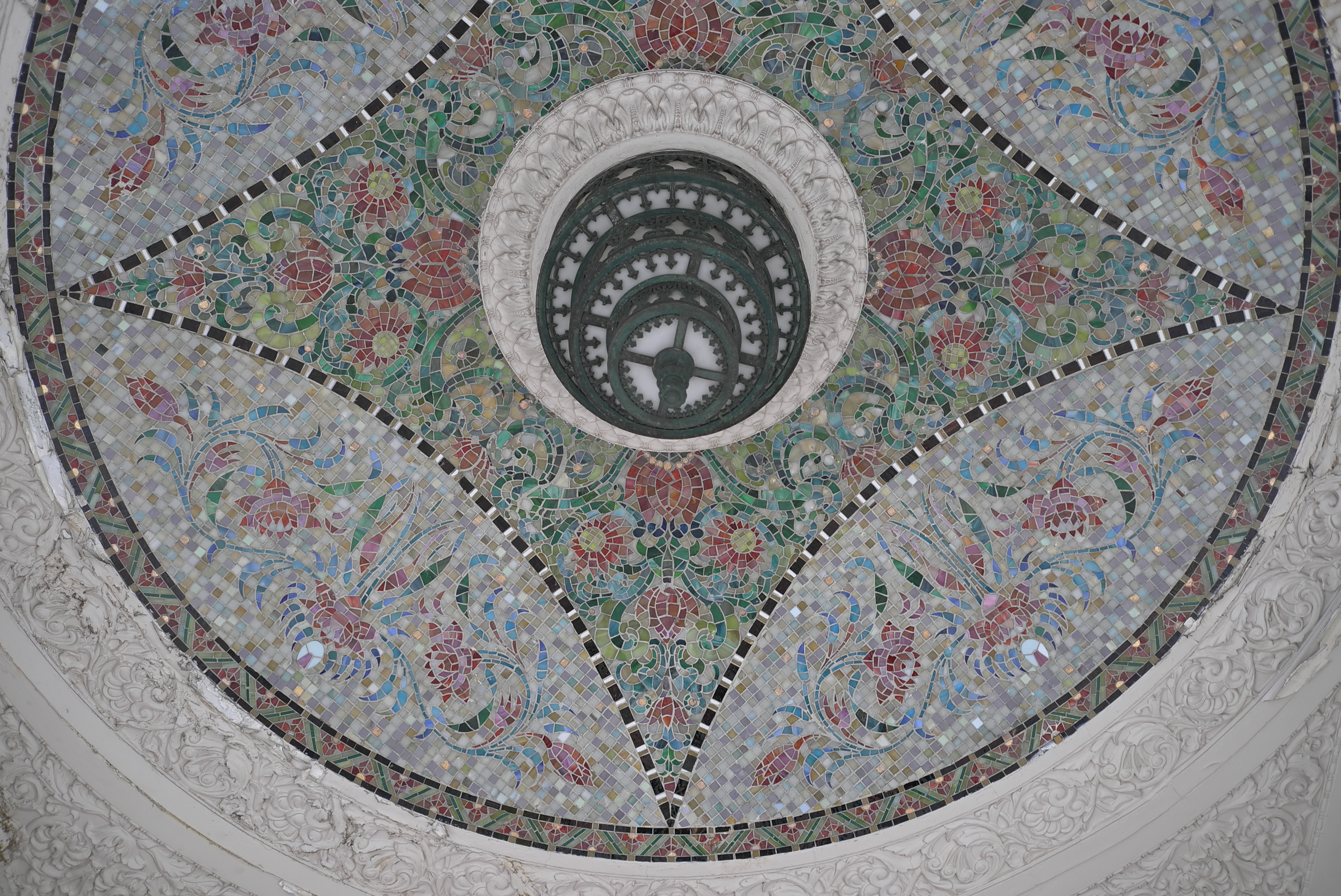 <b>X1 / 約5.0MB / 4,272×2,856 / 1/30秒 / F2.8 / 0EV / ISO100 / WB:オート / 24mm</b>