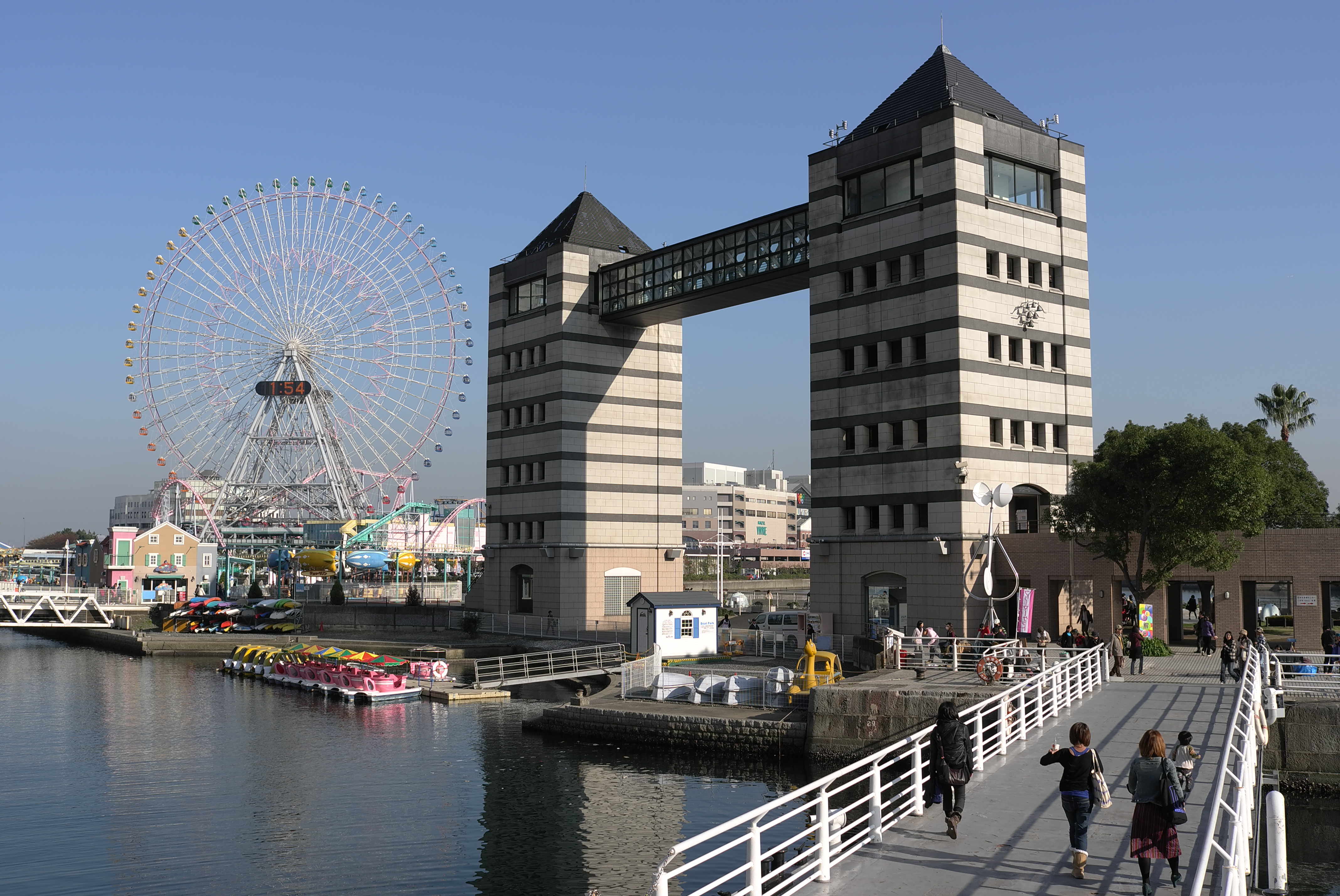 <b>X1 / 約5.3MB / 4,272×2,856 / 1/640秒 / F5.6 / 0EV / ISO100 / WB:オート / 24mm</b>