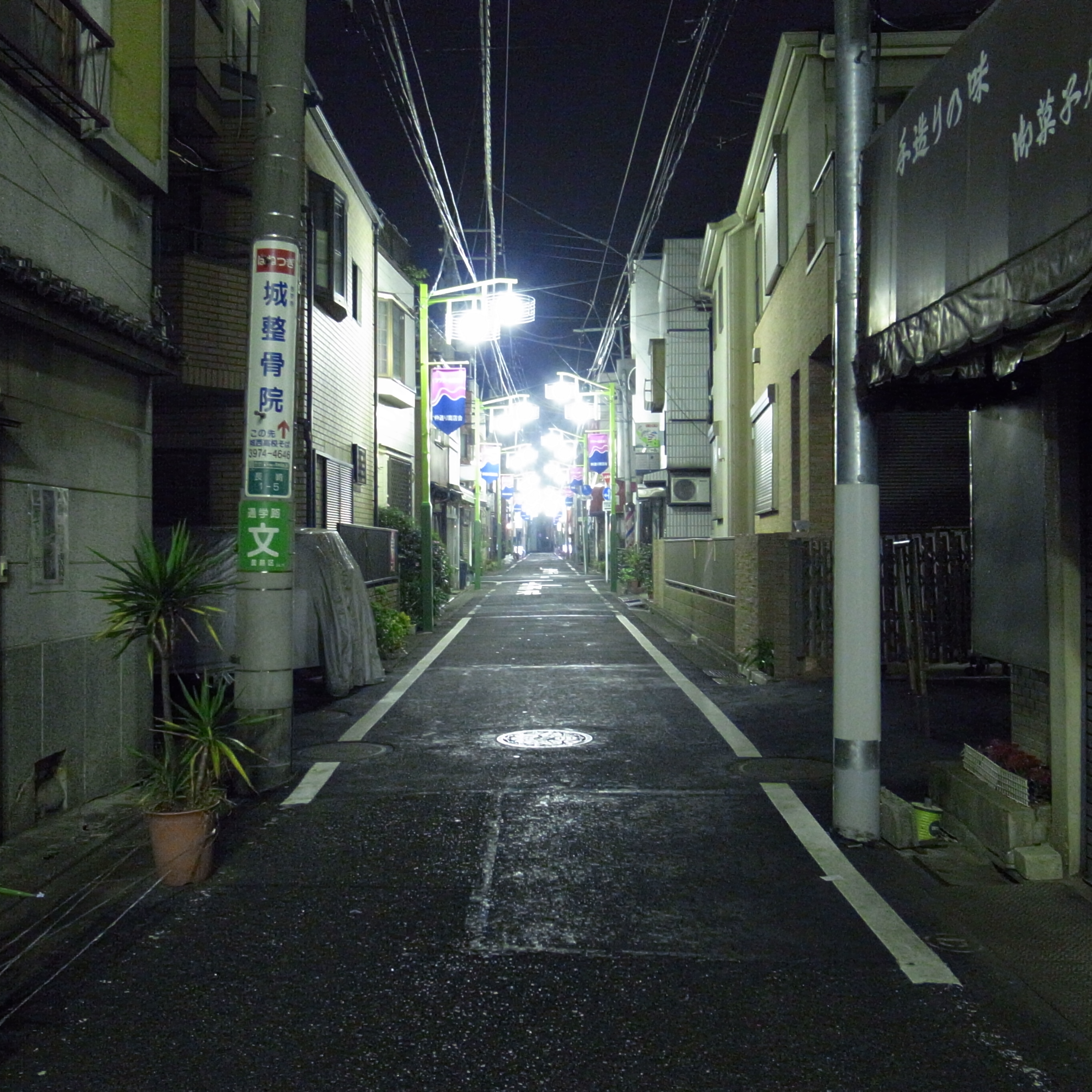 <b>GR DIGITAL III / 2,736×2,736 / 1/24秒 / F2.8 / +0.7EV / ISO800 / 絞り優先AE / WB:オート / 6mm</b>