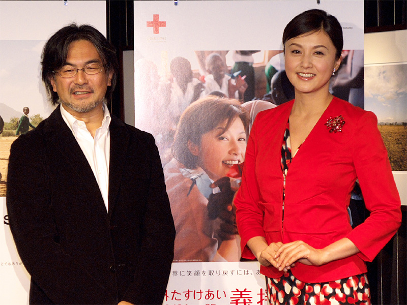 <b>菅原一剛氏（左）、藤原紀香さん</b>