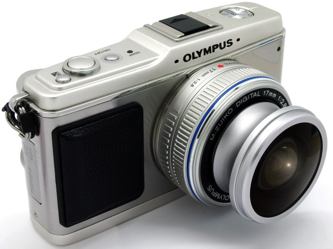 <b>M.ZUIKO DIGITAL 17mm F2.8に装着したところ</b>