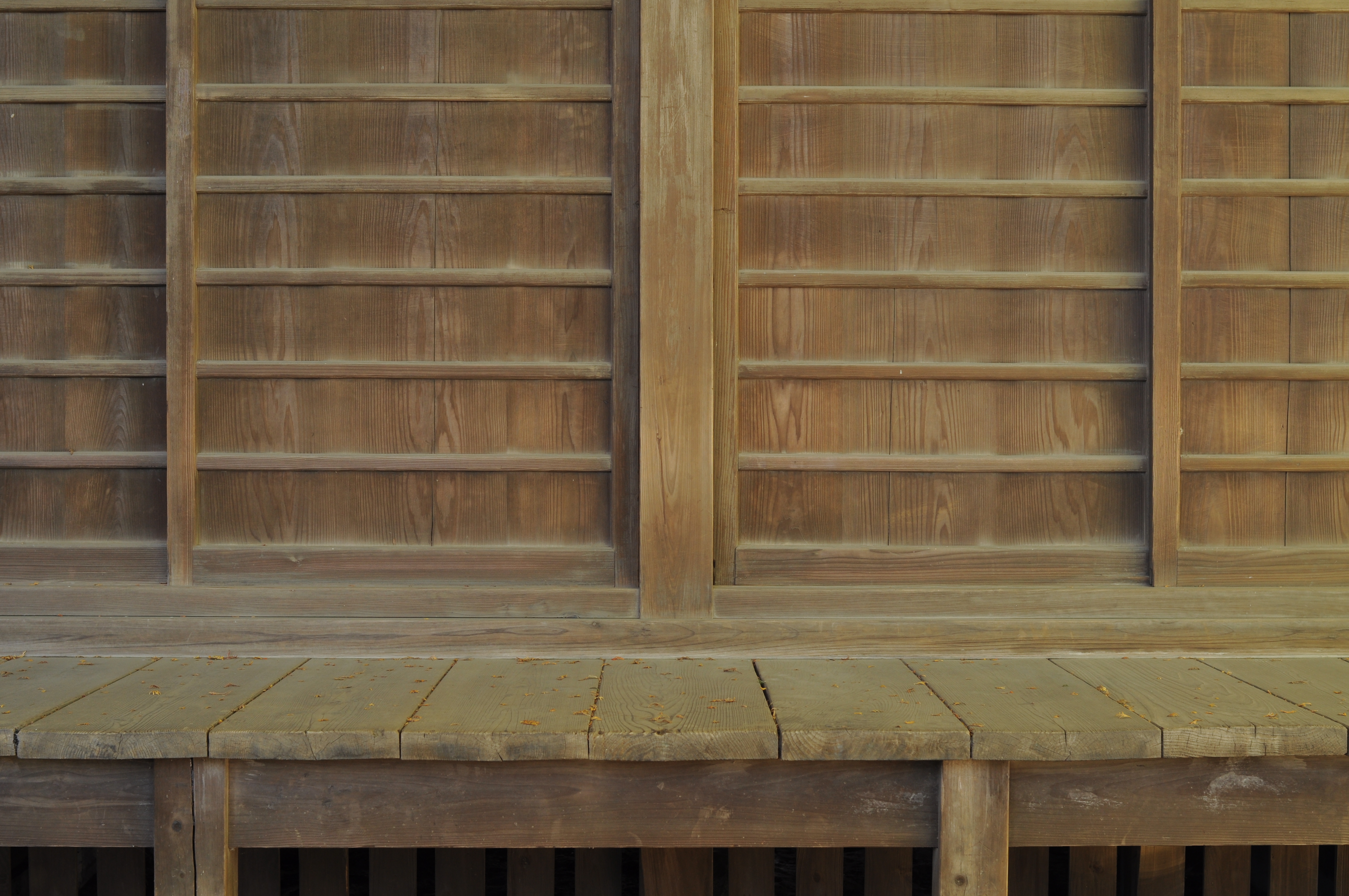 <b>D90 / Ai AF Nikkor 35mm F2 D / 約5.5MB / 4,288×2,848 / 1/4秒 / F8 / 0EV / ISO200 / WB:晴天 / 35mm</b>