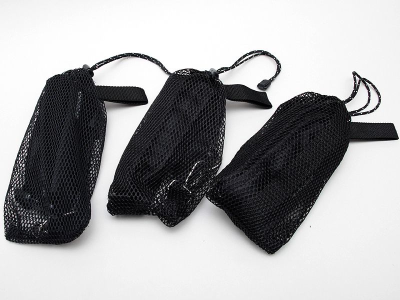 <b>専用メッシュポーチが付属する</b>