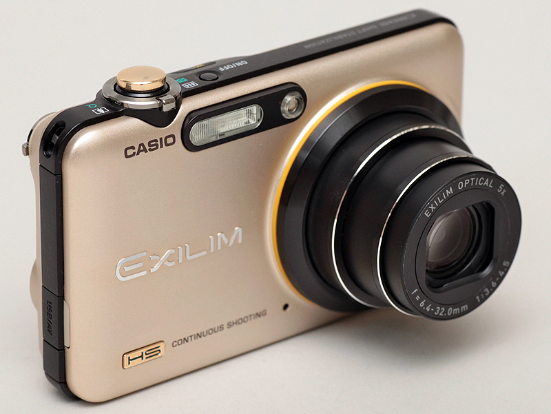 <b>高級コンパクトデジタルカメラに限らず、スタイリッシュモデルで使うのも面白そうだ。本体カラーがゴールドのEX-FC150に取付けると、後から付けたとは思えないほどの一体感だった</b>