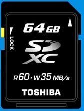 <b>exFATを採用したフラッシュメディアの1つ「SDCXメモリーカード」。東芝は2010年春の発売を予告している</b>