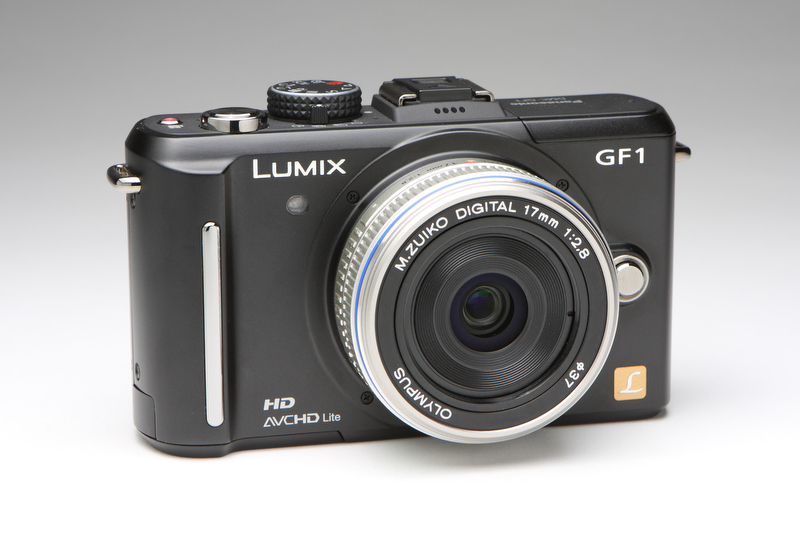 <b>今回の撮影は、基本的にM.ZUIKO DIGITAL 17mm F2.8とLUMIX G 20mm F1.7 ASPH.の2本とも各カメラに装着して撮影を行なった。カメラの特性やレンズの描写の違いが分かりやすいと思う</b>