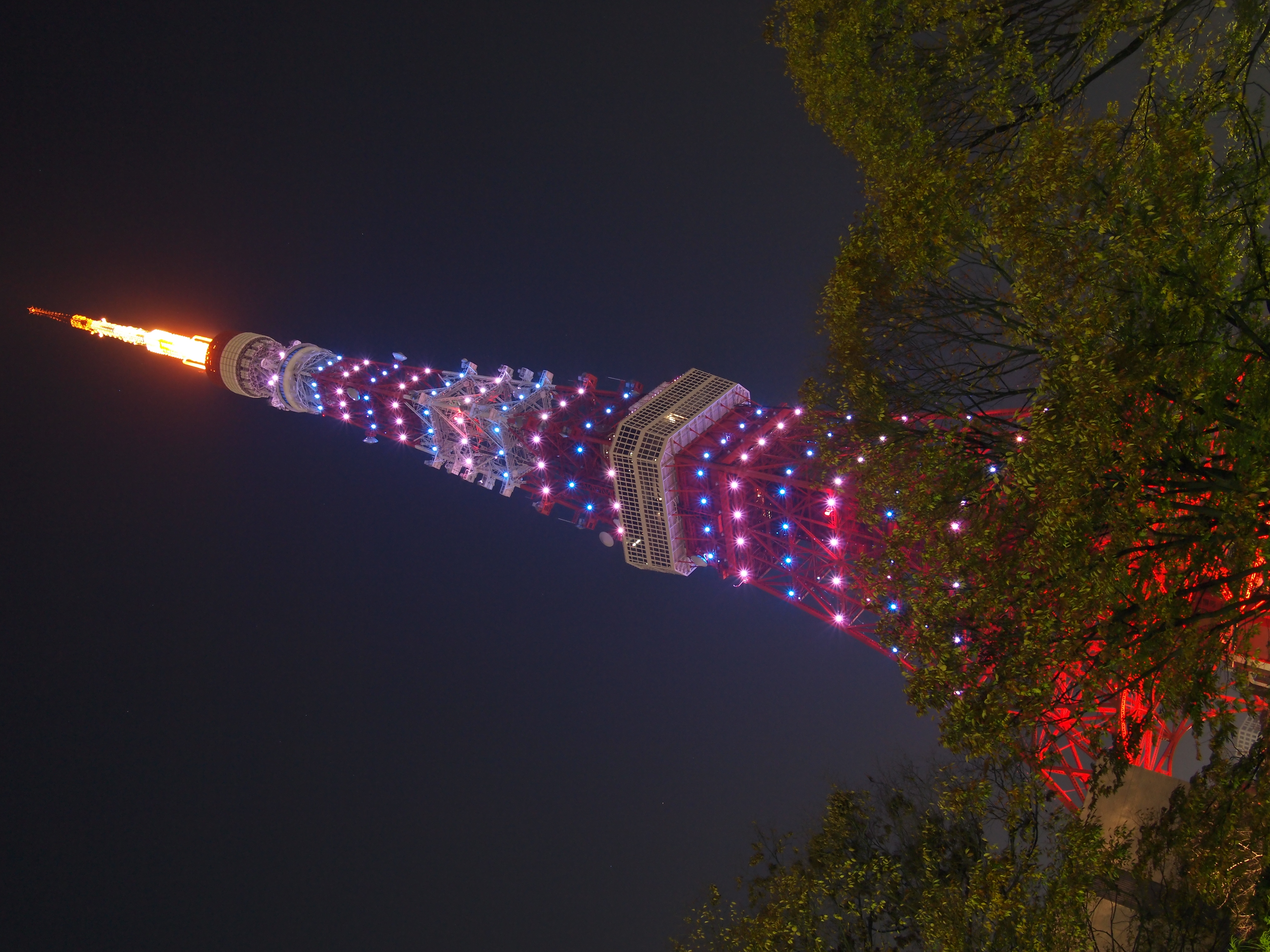 <b>ISO400（NR強）<br>E-P2 / LUMIX G 20mm F1.7 ASPH. / 約5.2MB / 3,024×4,032 / 2.5秒 / F6.3 / +0.3EV / WB:オート / 20mm</b>