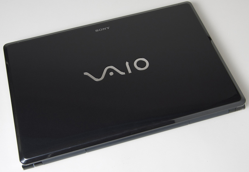 <b>VAIO Type A フォトエディション（VGN-AW73FB）。Adobe RGBカバー率100%の18.4型ディスプレイを備える</b>