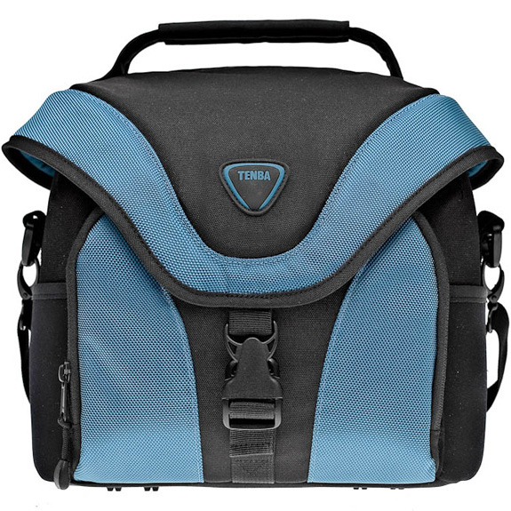 <b>ブラック/ブルー</b>