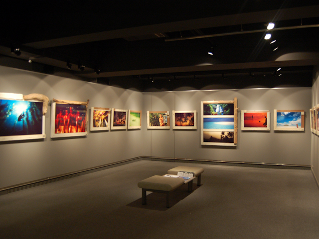 <b>このシリーズは2010年3月に写真集としてまとめられる</b>