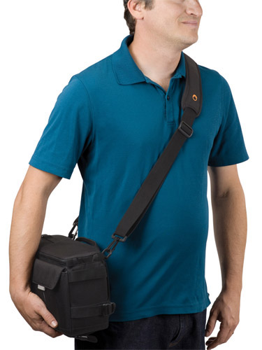 <b>ショルダーストラップ使用例</b>