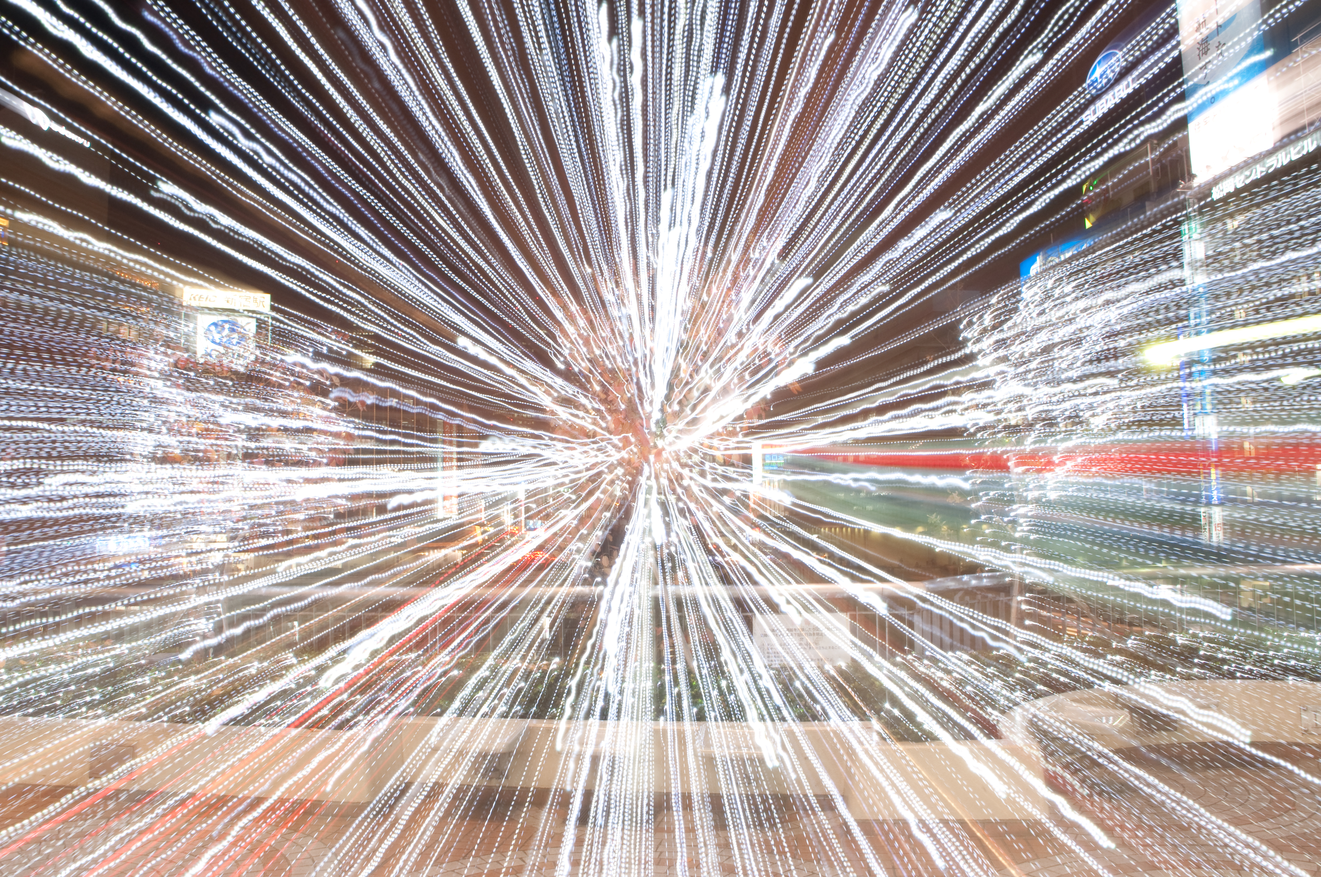 <b>露光間ズーム（AF 18-270mm F3.5-6.3 Di II VC LD Aspherical (IF) Macro）</b>