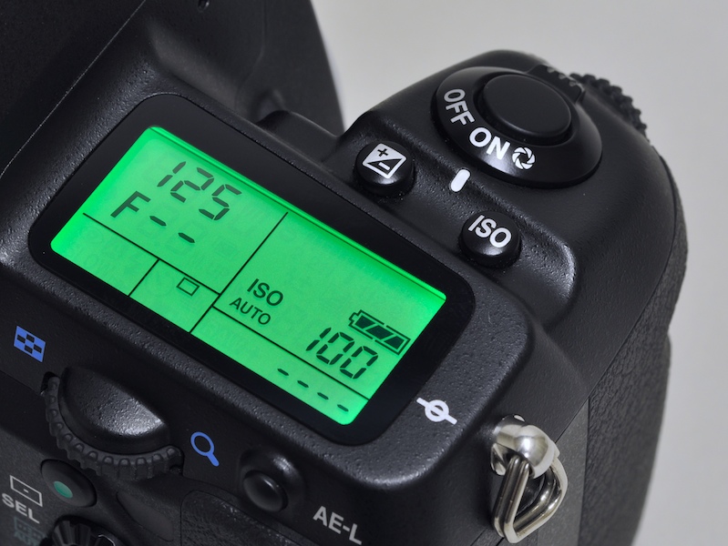 <b>ボディ上面の表示パネル</b>