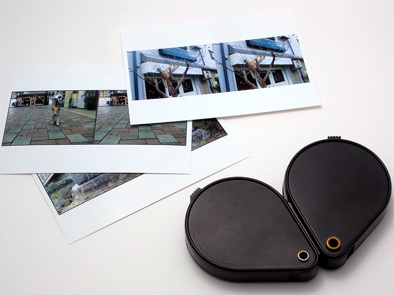 <b>当然のことながら、このステレオビューアーは折りたたみ式である。ステレオグラムのプリントもステレオフォトメーカーを使えば、家庭用プリンターで簡単に行える。プリントサイズはLサイズが適している</b>