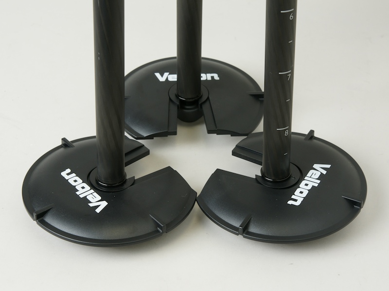 <b>3本の脚にスノーシューを装着したところ</b>