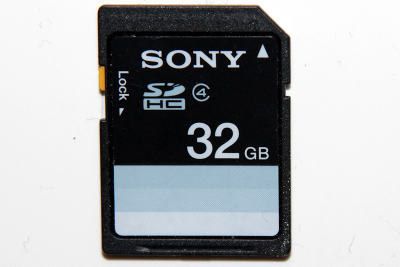 <b>ブースに展示したSDHCメモリーカード</b>