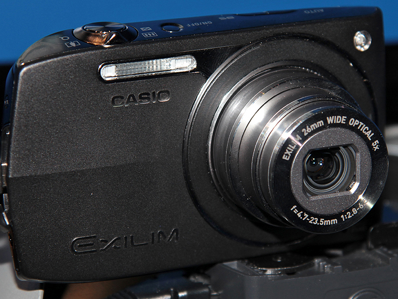 <b>EXILIM ZOOM EX-Z2000</b>