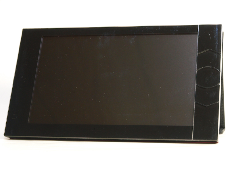 <b>液晶ディスプレイは7型</b>