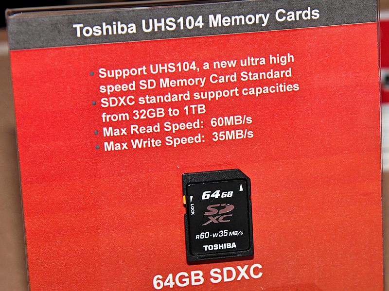 <b>64GBのSDXCメモリーカード</b>