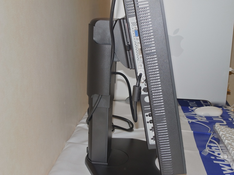 <b>側面のインターフェイス部</b>