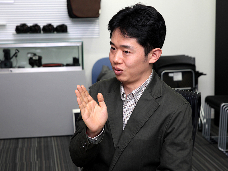 <b>オートHDRのアルゴリズムを担当した若園氏</b>