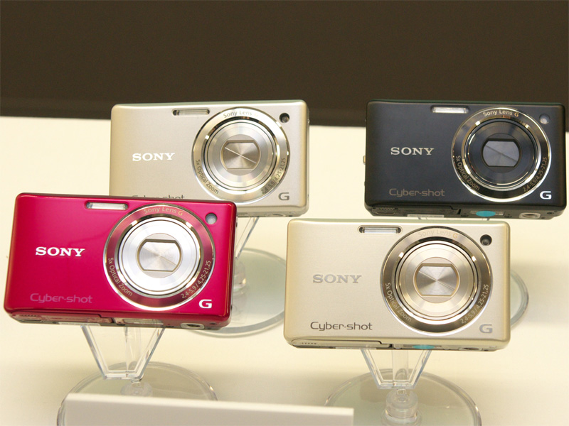 <b>カラーはシルバー、ブラック、ピンク、ゴールド</b>