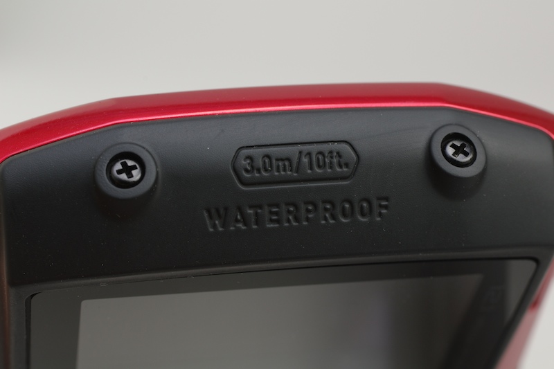 <b>本体左端。ここにプロテクターを装着する</b>