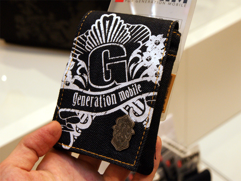 <b>新たにデニム素材の製品もラインナップ</b>