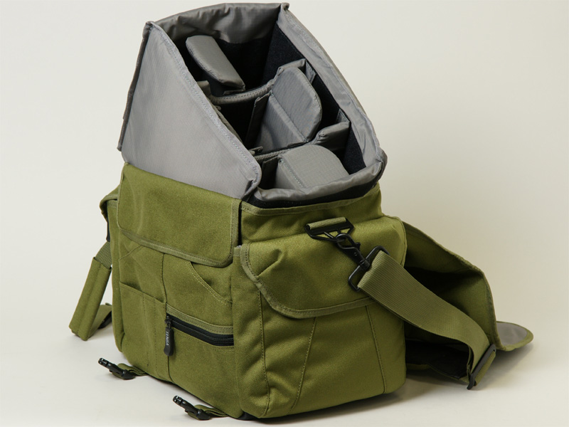 <b>クッションボックスは丸ごと取り外し可能</b>