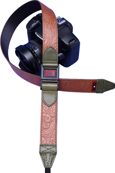 <b>ストラップを短くしたところ</b>