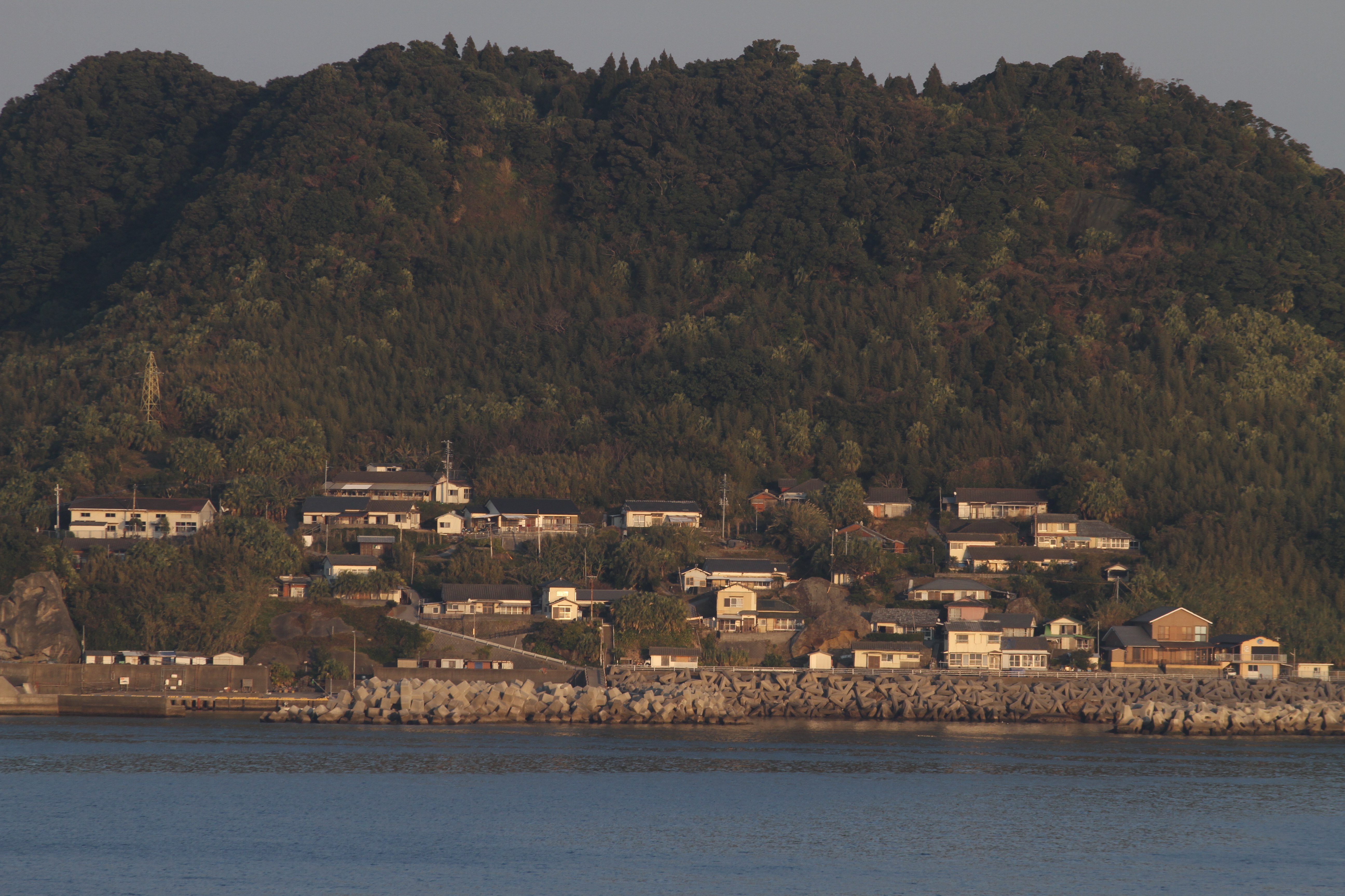 <b>EOS 7D / 70-300mm F4-5.6 DG OS / 約6.5MB / 5,184×3,456 / 1/400秒 / F8 / -0.3EV / ISO200 / WB:太陽光 / 225mm</b>