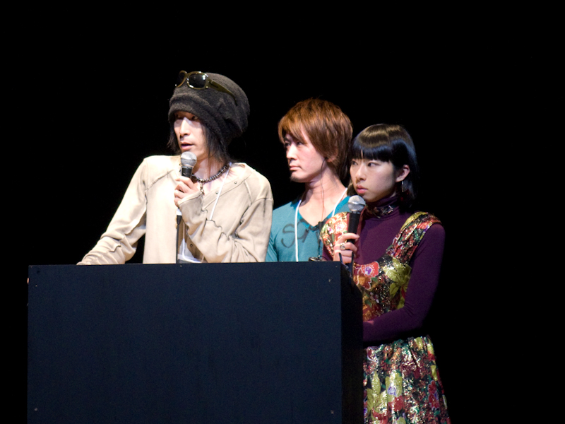 <b>司会進行の渡辺伸次氏（左）、山田敦士氏（中央）、うつゆみこ氏（右）</b>