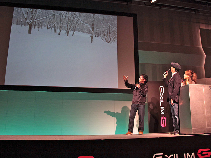 <b>高久氏は、スノーボードで滑りながら撮影した動画を披露</b>