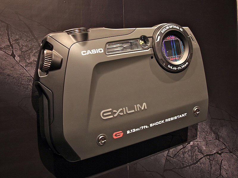 <b>会場には、EX-G1の巨大なオブジェもディスプレイしてあった</b>