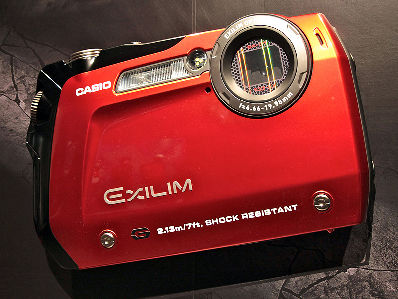 <b>会場には、EX-G1の巨大なオブジェもディスプレイしてあった</b>