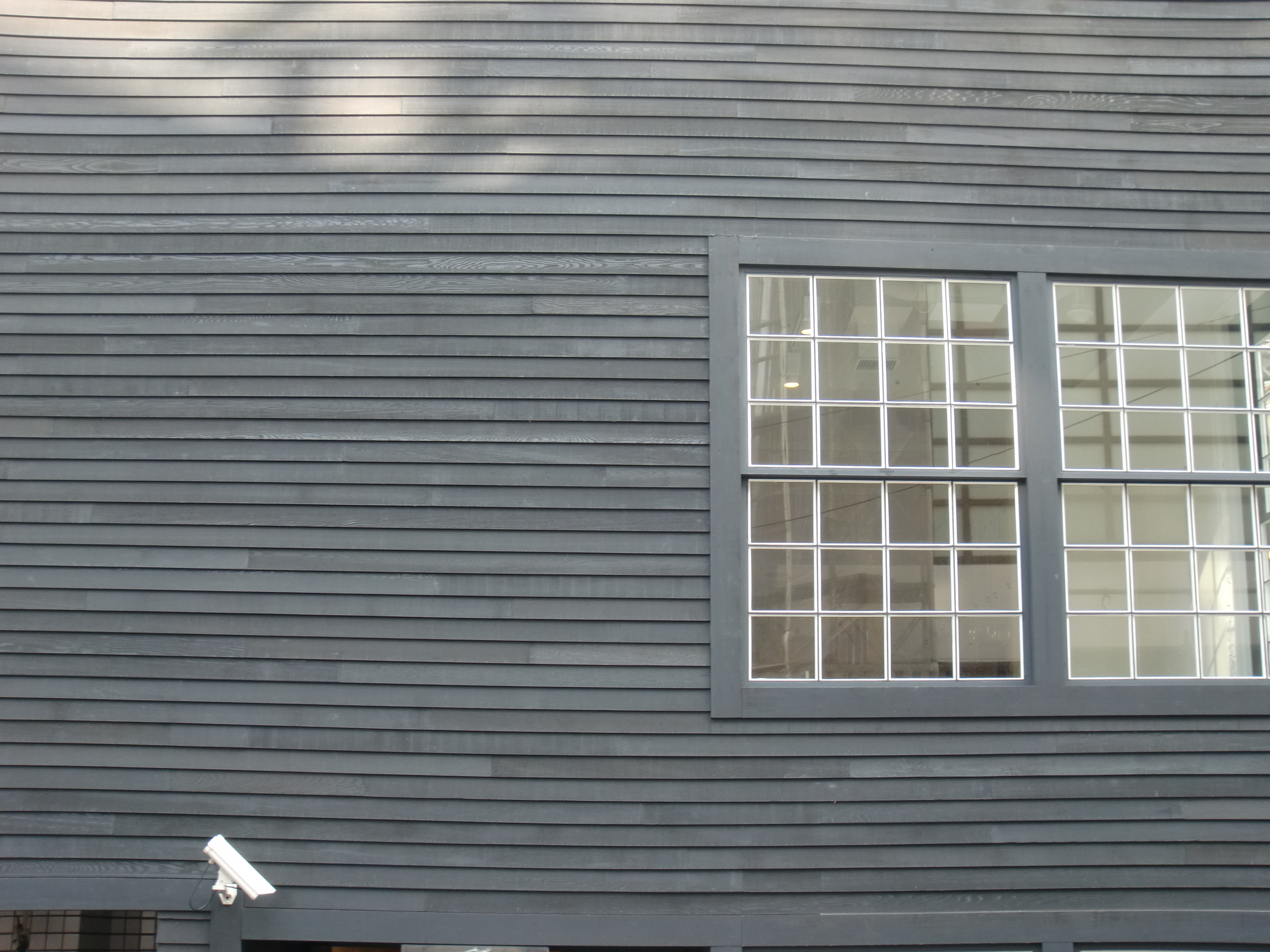 <b>じっと見ていると、酔ってしまいそうなくらいの歪曲収差。これだけのジンガサ歪みはコンパクト機ではあまり見たことがない気がする<br>EX-G1 / 4,000×3,000 / 1/20秒 / F4.3 / 0EV / ISO64 / WB:オート / 9.5mm（54mm相当）</b>