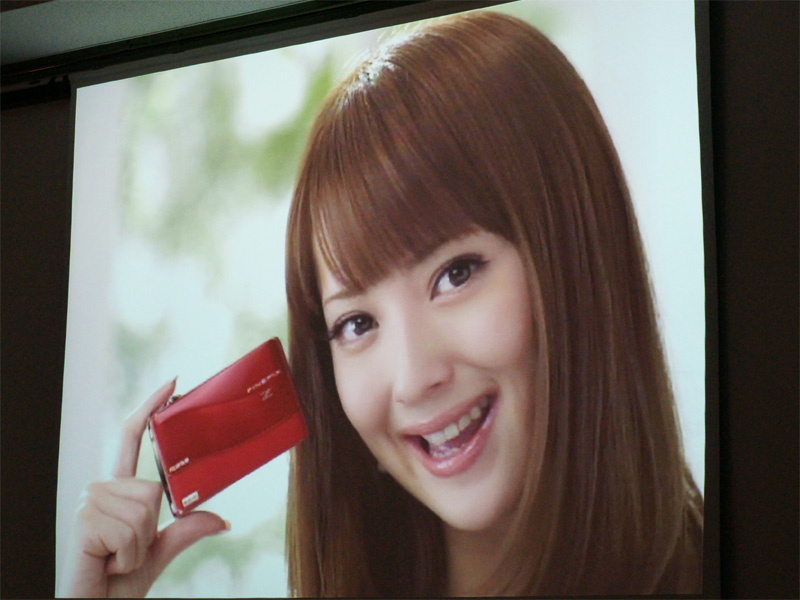 <b>FinePix Z700EXRを手にする</b>