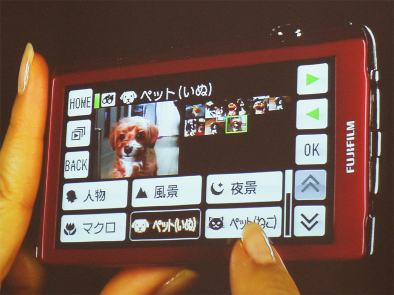 <b>「撮影シーンで検索」を選択したところ。シーンに応じた画像が並ぶ</b>