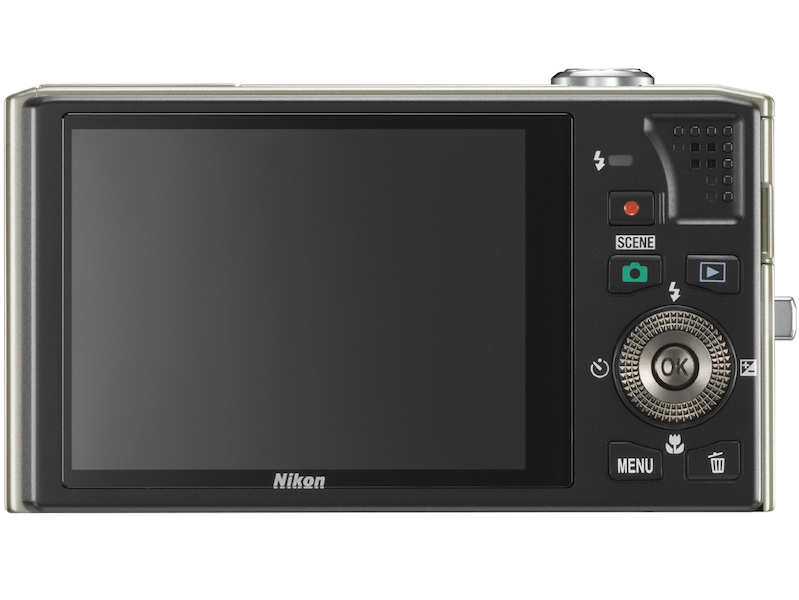 <b>COOLPIX S8000（シャンパンシルバー）</b>