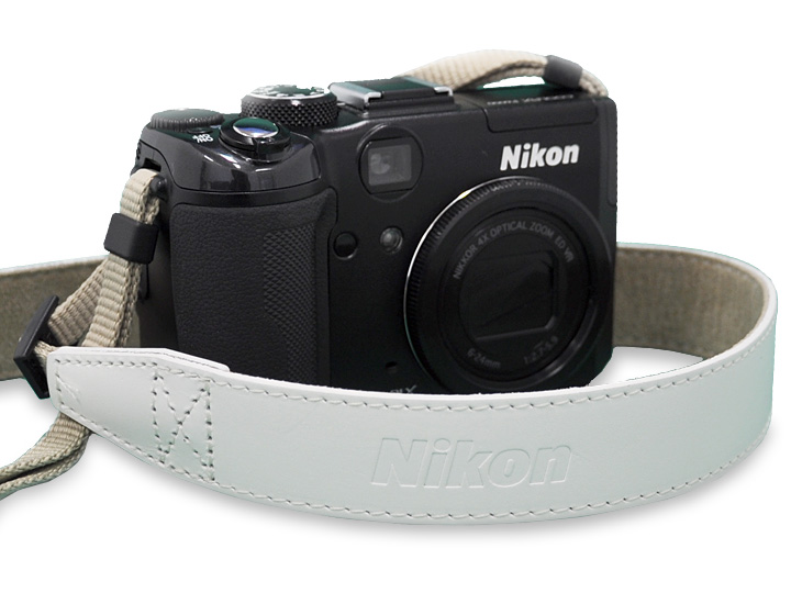 <b>COOLPIX P6000への装着例</b>