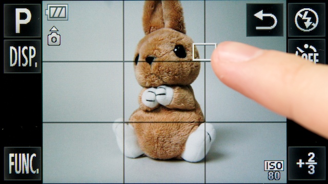 <b>でも、画面をタッチするだけで、測距点をさくっと移動させられるのは快適。これぞタッチパネルという感じで素晴らしい</b>