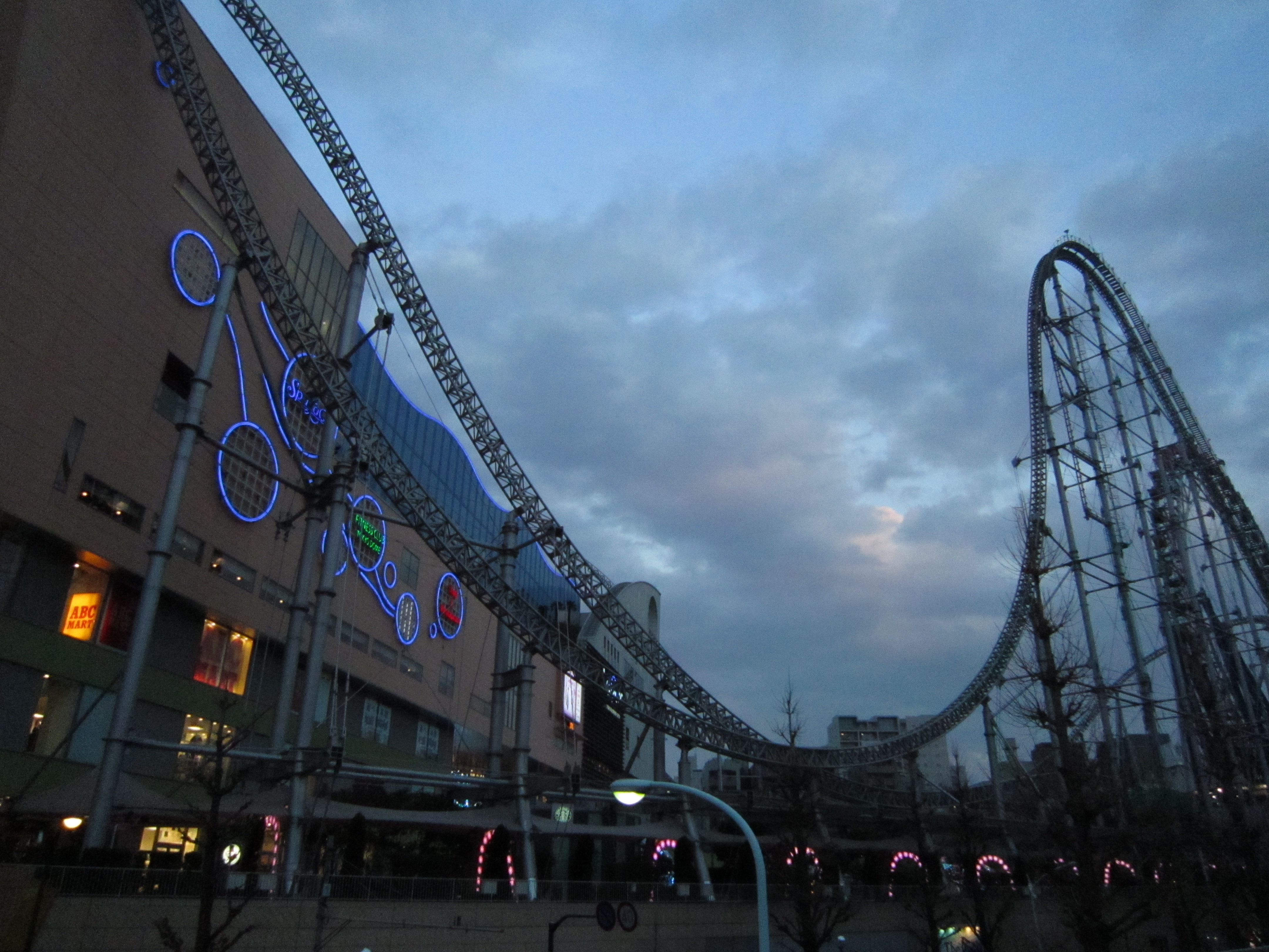 <b>ISO800<br>IXY 10S / 4,320×3,240 / 1/250秒 / F4 / -0.7EV / WB:太陽光 / 4.3mm（24mm相当）</b>