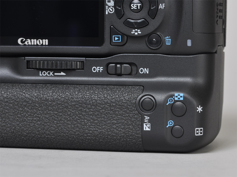 <b>縦位置時の背面操作部</b>