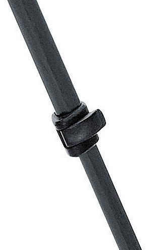 <b>脚ロックはレバー式</b>