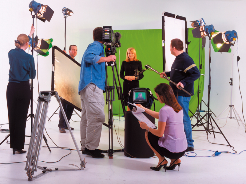 <b>クロマキー（モデル背景）使用例</b>